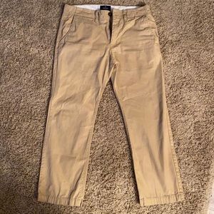 Men’s American Eagle Outfitters khaki pants
